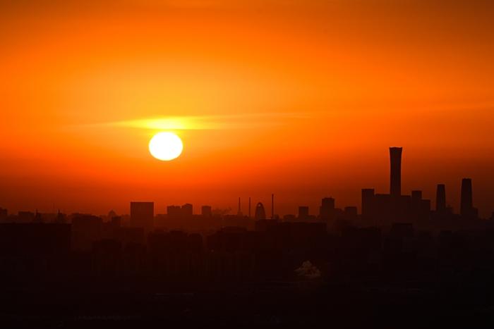 新年日出來啦！迎接2025年的第一縷陽光