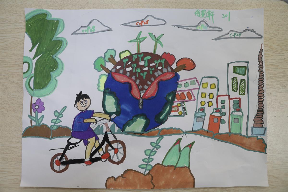 《綠色出行，紅色出行》 何易軒 9歲