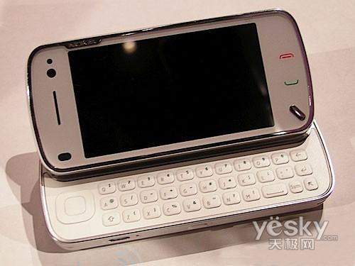 新機(jī)皇隆重登基 諾基亞N97盛裝價(jià)7500元