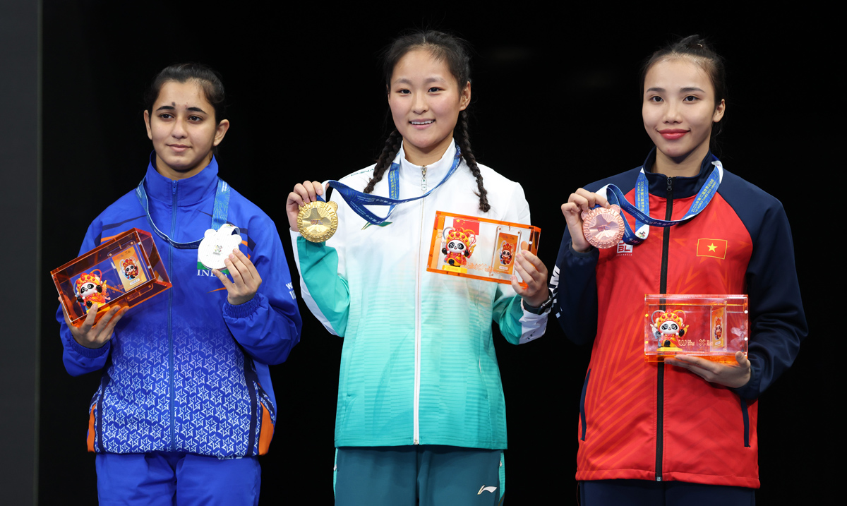 中國(guó)選手陳夢(mèng)粵奪得武術(shù)散打女子52公斤級(jí)冠軍